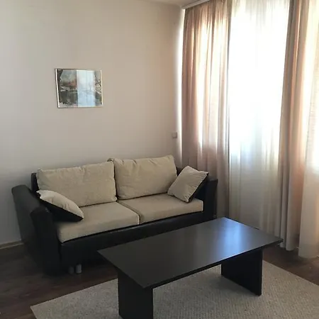 Royal Tower 121 Apartment